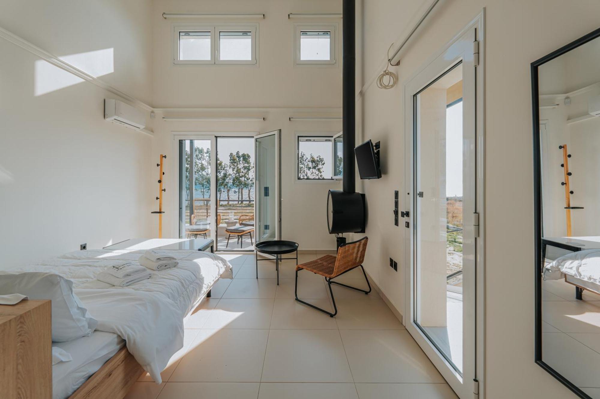 Ponte Suites Andírrion Εξωτερικό φωτογραφία