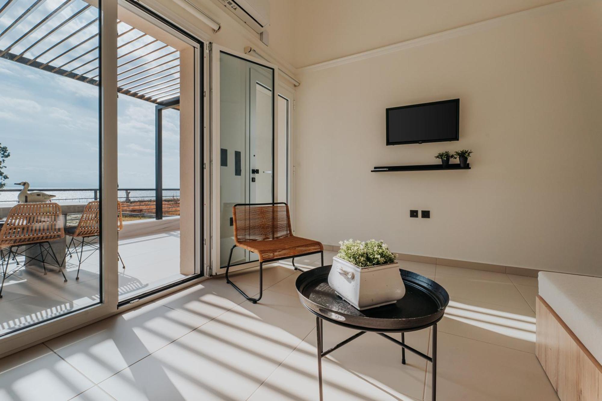 Ponte Suites Andírrion Εξωτερικό φωτογραφία